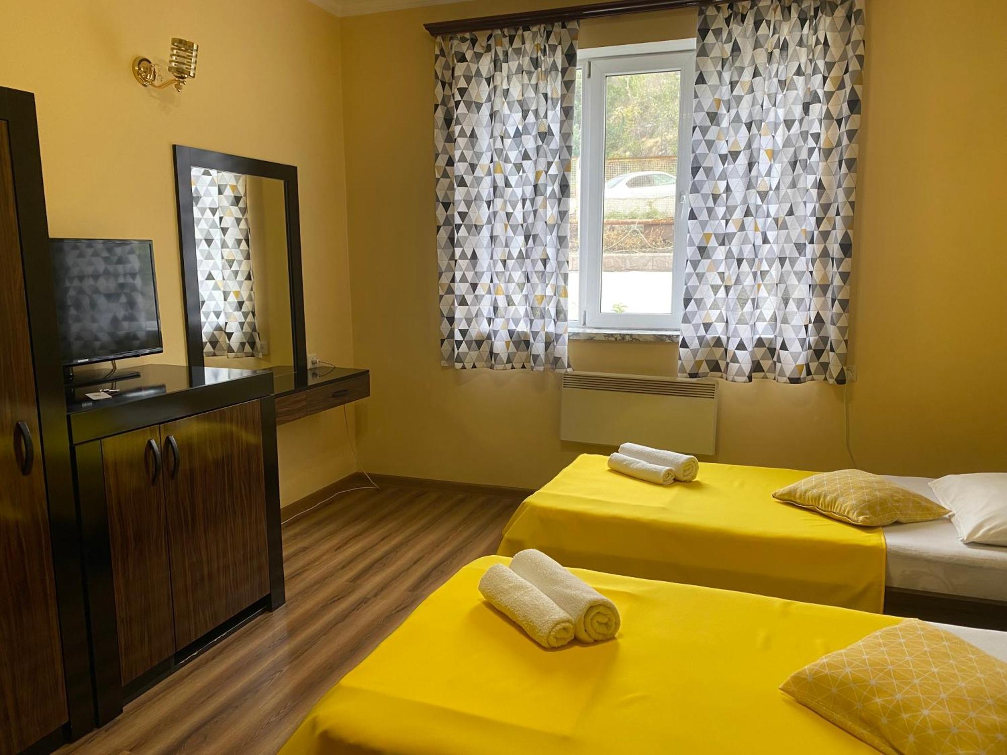 Guesthouse Aygestan Erévan Extérieur photo